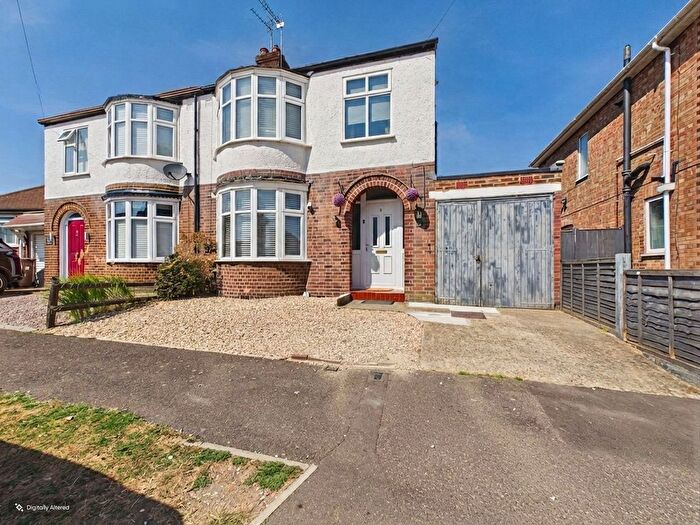 3 Bedroom Semi-Detached House For Sale In Shortacres Road, Fletton, PE2