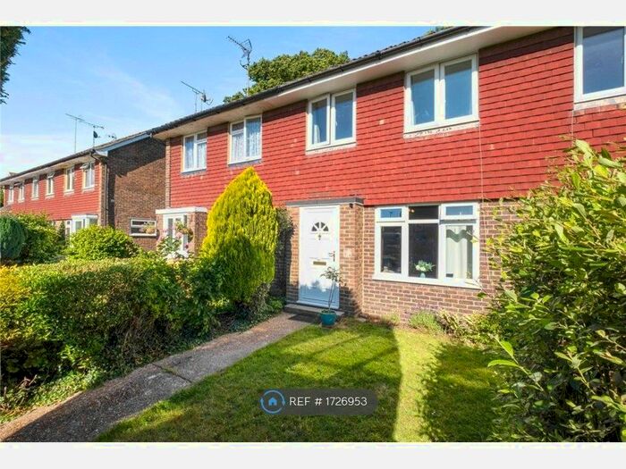 2 Bedroom Terraced House To Rent In Chichester Way, Burgess Hill, RH15