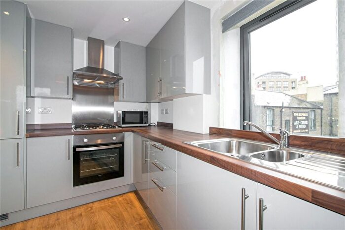1 Bedroom Flat To Rent In Q House, Kew Bridge Road, TW8
