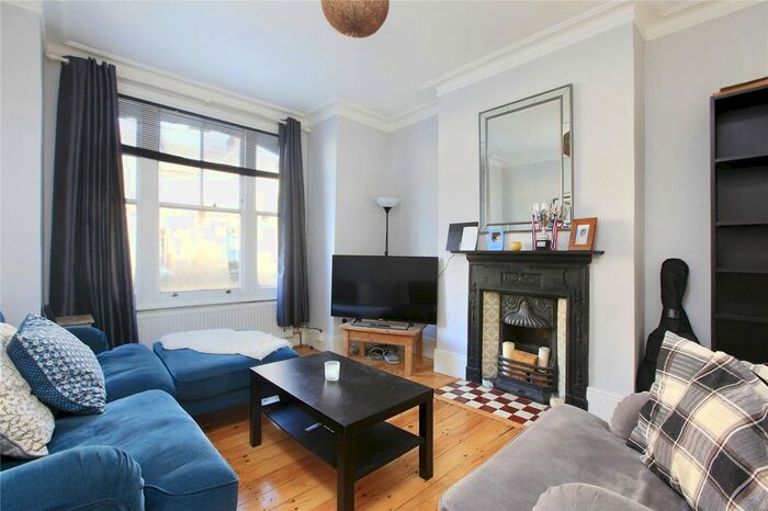2 Bedroom Maisonette To Rent In Midmoor Road, Balham, SW12