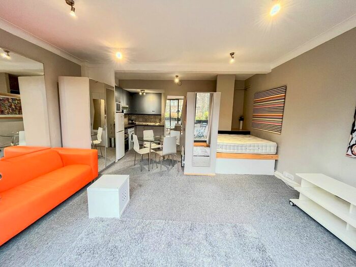 Studio To Rent In Archway Road, London, N6