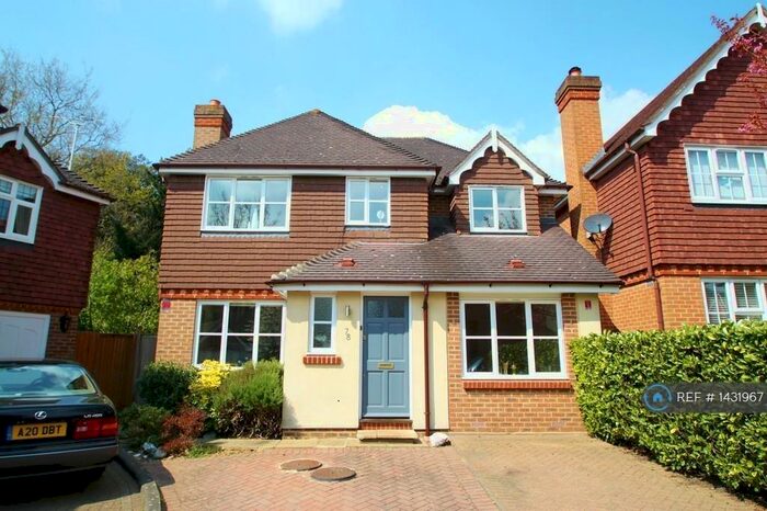 4 Bedroom Detached House To Rent In Harts Grove, Woodford Green, IG8