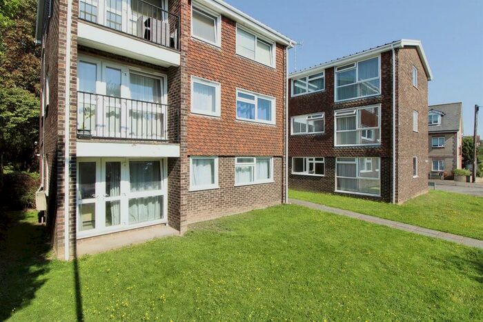 1 Bedroom Flat To Rent In Victoria Drive, Bognor Regis, PO21