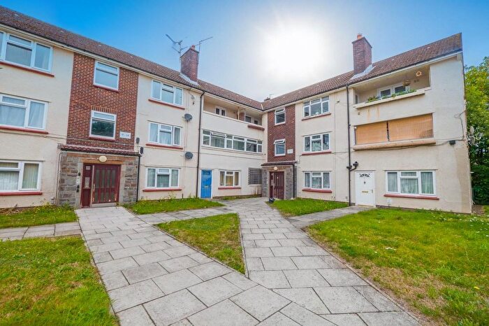 2 Bedroom Flat For Sale In Warren Evans Court, Cardiff, CF14