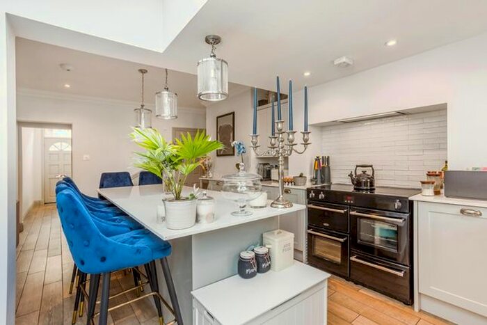 3 Bedroom Terraced House To Rent In Station Road, Marlow, SL7