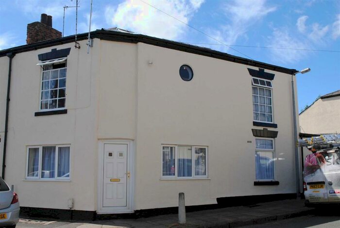 2 Bedroom Flat To Rent In Brown Street, Macclesfield, SK11