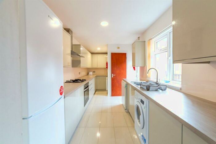 6 Bedroom Maisonette To Rent In &#pppw - Doncaster Road, Sandyford, NE2