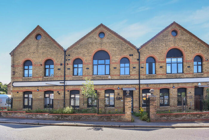 2 Bedroom Apartment To Rent In Homesdale Road, Bromley, BR1