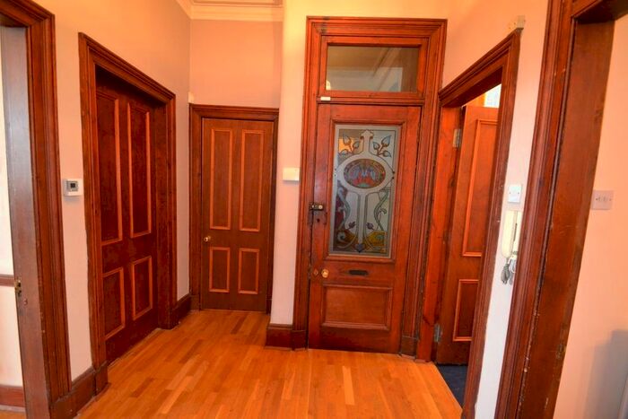 2 Bedroom Flat To Rent In Broomhill Drive, Glasgow, G11