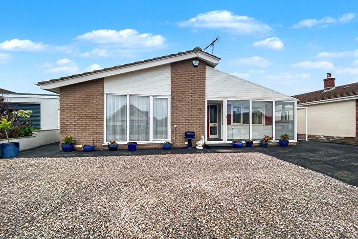 4 Bedroom Bungalow For Sale In Lichfield Drive, Brixham, Devon, TQ5