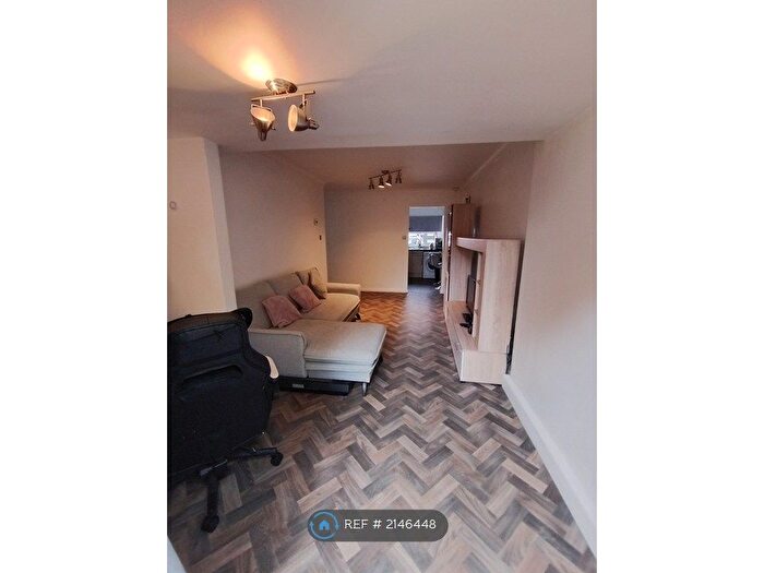 1 Bedroom Maisonette To Rent In Wheelers End, Chinnor, OX39