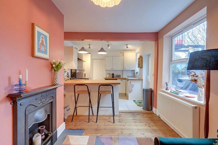 2 Bedroom Flat For Sale In George Lane, Hither Green, SE13