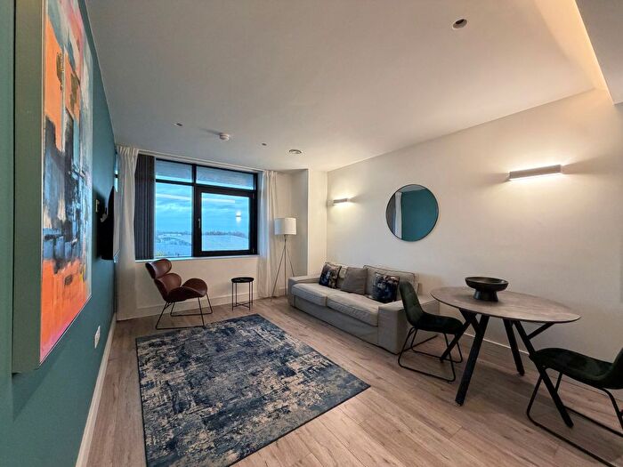 1 Bedroom Flat To Rent In Harlequin Avenue, Brentford, TW8