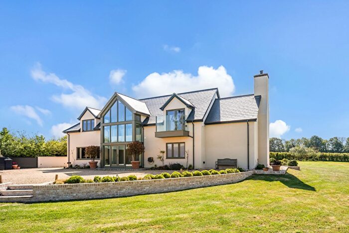 5 Bedroom Detached House For Sale In White Hill, Cromer, SG2