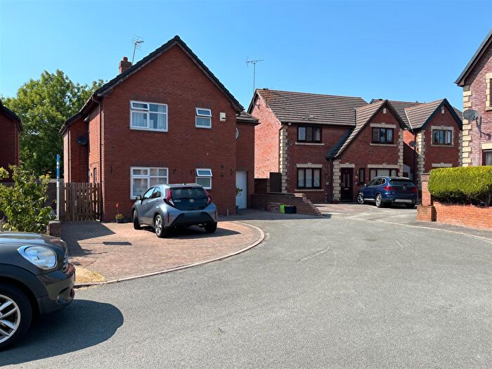 4 Bedroom Detached House For Sale In The Close, Penrhyn Bay, Llandudno, LL30