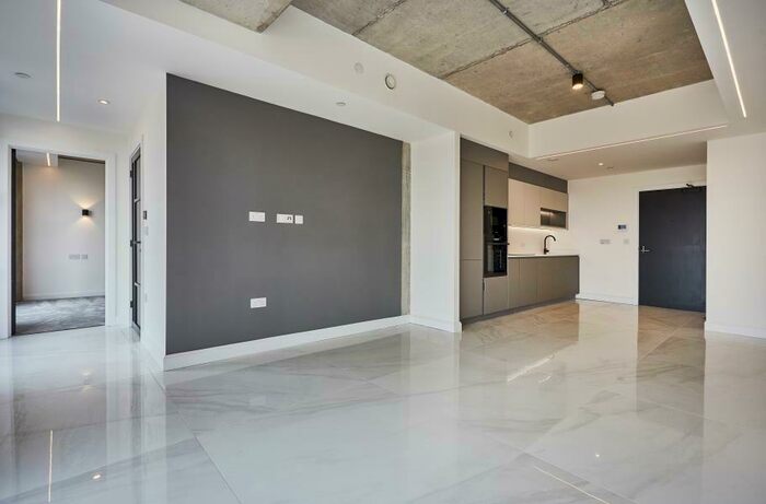 1 Bedroom Apartment To Rent In . :: One Silk Street, M4