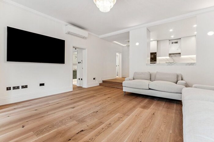 3 Bedroom Flat To Rent In Albert Hall Mansions, Kensington Gore, SW7