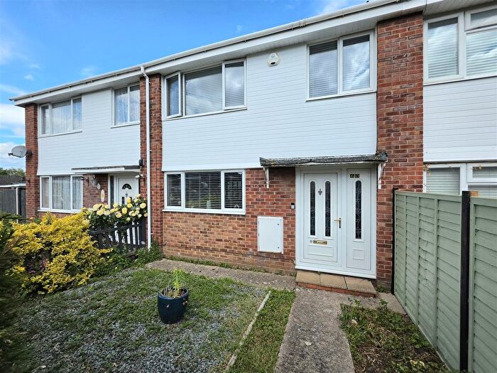 3 Bedroom Terraced House For Sale In Curlew Road, Abbeydale, Gloucester, GL4