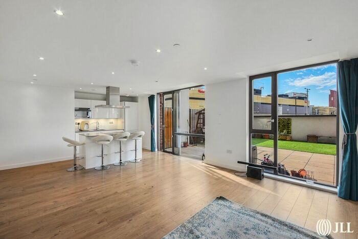 3 Bedroom Flat To Rent In Forrester Way, London, E15