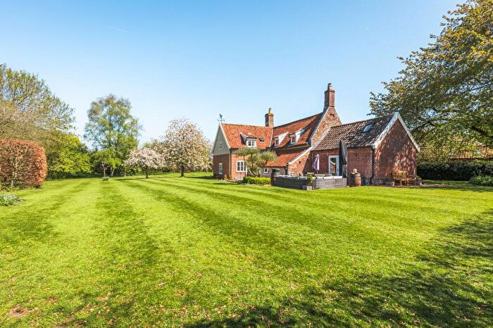 4 Bedroom Detached House For Sale In Grade Ii Listed Former Ale House Set In Approximately . Acres In Hardingham, NR9