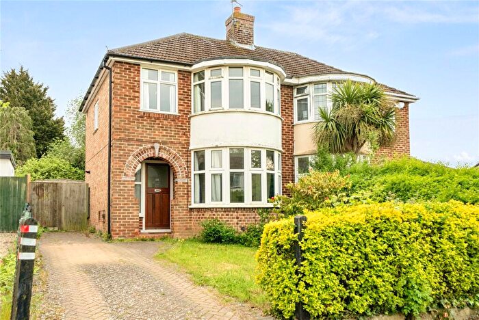 3 Bedroom Semi Detached House For Sale In Windermere Road, Reading, RG2