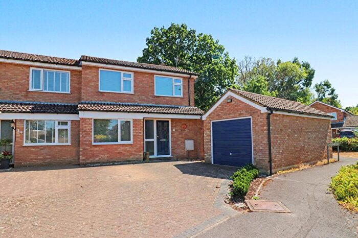 3 Bedroom Semi-Detached House For Sale In Freda Routh Gardens, Fair Oak, SO50