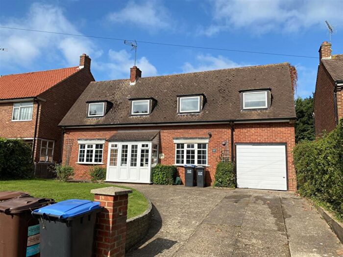 5 Bedroom Detached House To Rent In Roe Green Lane, Hatfield, AL10