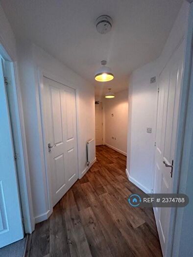 2 Bedroom Flat To Rent In Lyde Green, Bristol, BS16