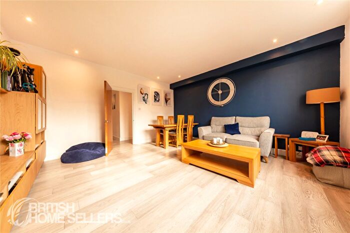 2 Bedroom Flat For Sale In Russell Hill Place, Purley, CR8