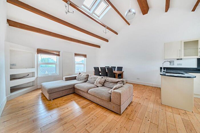 2 Bedroom Flat For Sale In Oldridge Road, Balham, London, SW12