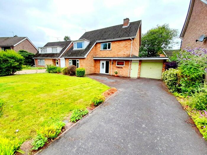 3 Bedroom Detached House For Sale In Cromwell Avenue, Lea, Gainsborough, DN21