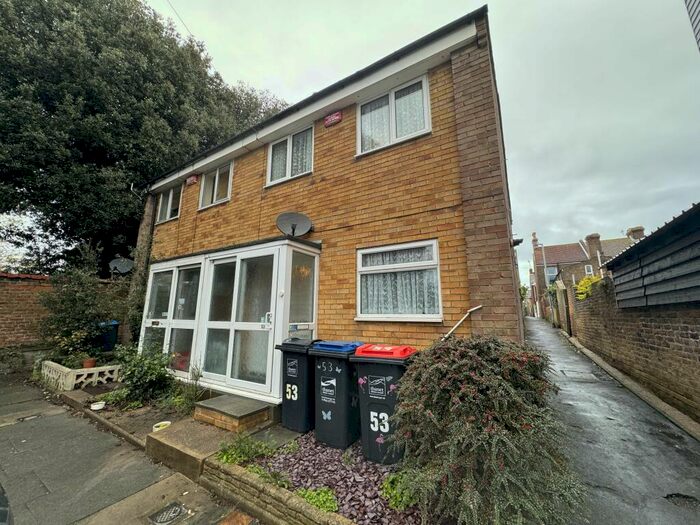 3 Bedroom Semi-Detached House To Rent In St Andrews Road, Ramsgate, CT11