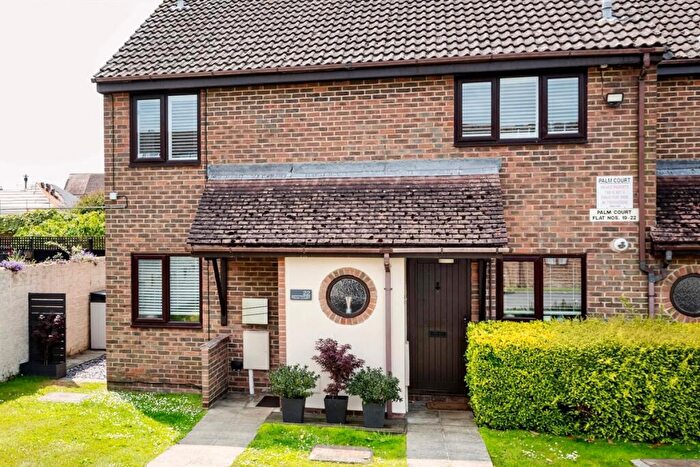 2 Bedroom Flat For Sale In Franklin Road, Worthing, West Sussex, BN13
