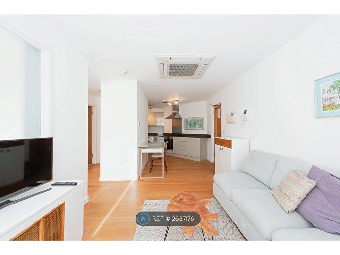 1 Bedroom Flat To Rent In Chertsey Road, Twickenham, TW1