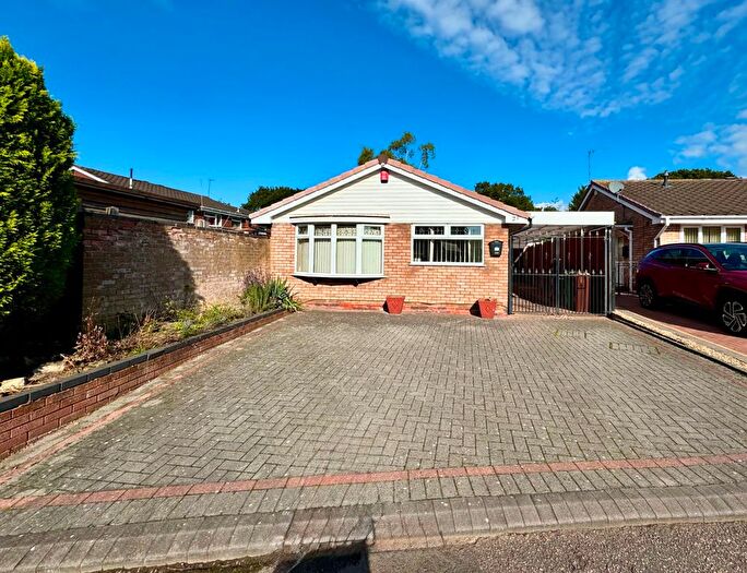 2 Bedroom Bungalow For Sale In Overdale Drive, Walsall, WS2