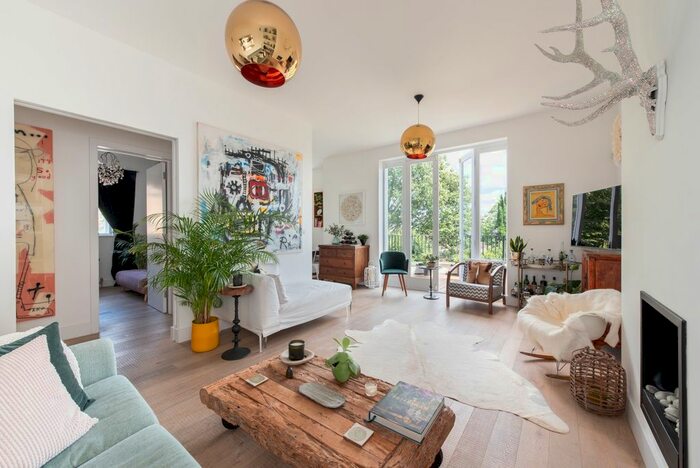 2 Bedroom Flat To Rent In Belsize Grove, London, NW3