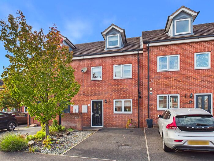 3 Bedroom Town House For Sale In Marsham Drive, Arnold, Nottingham, NG5