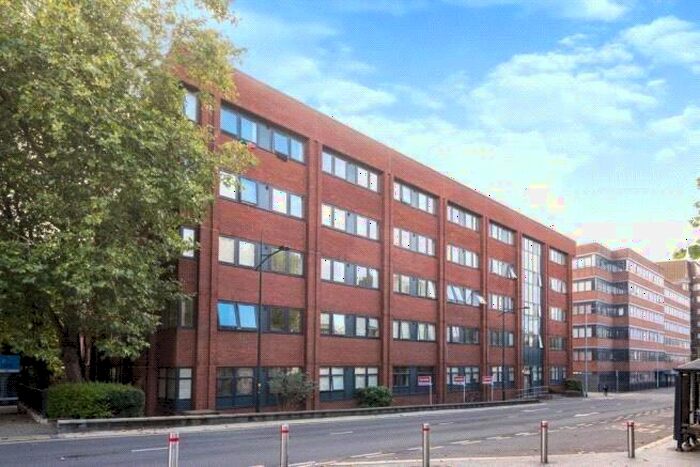 1 Bedroom Apartment To Rent In Electra House, Farnsby Street, Swindon, Wiltshire, SN1