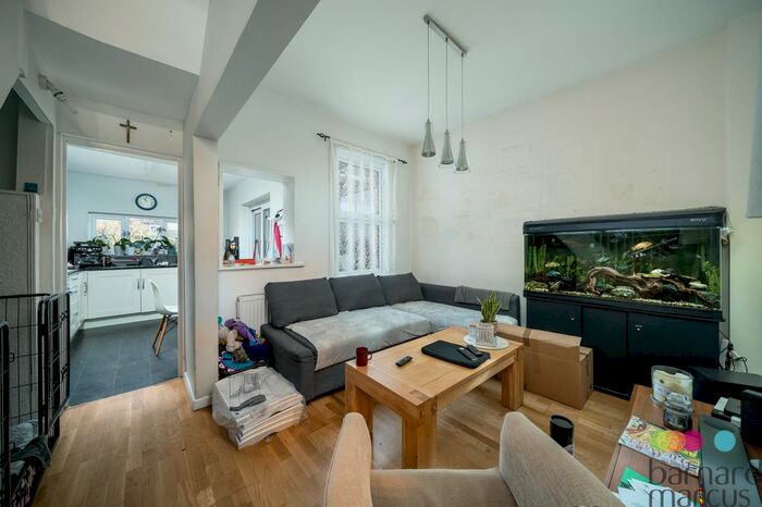 3 Bedroom Property To Rent In Carlton Road, London N11