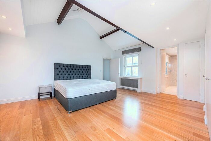 1 Bedroom Flat To Rent In Portland Place, Marylebone, W1B