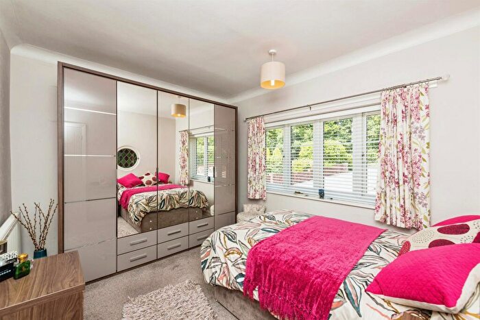 2 Bedroom Detached Bungalow For Sale In Lichfield Street, Fazeley, Tamworth, B78