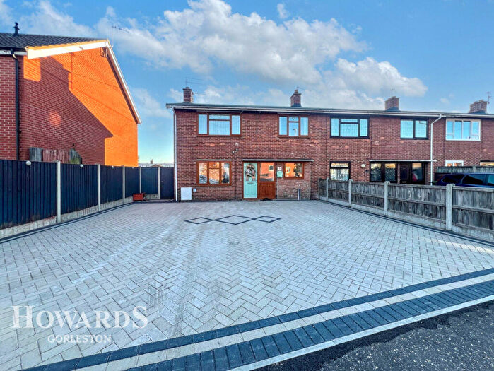 4 Bedroom End Of Terrace House For Sale In Girton Road, Gorleston, NR31