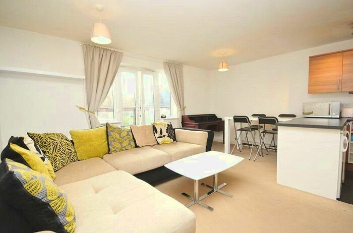 2 Bedroom Apartment To Rent In Ingrebourne Avenue, Romford, RM3