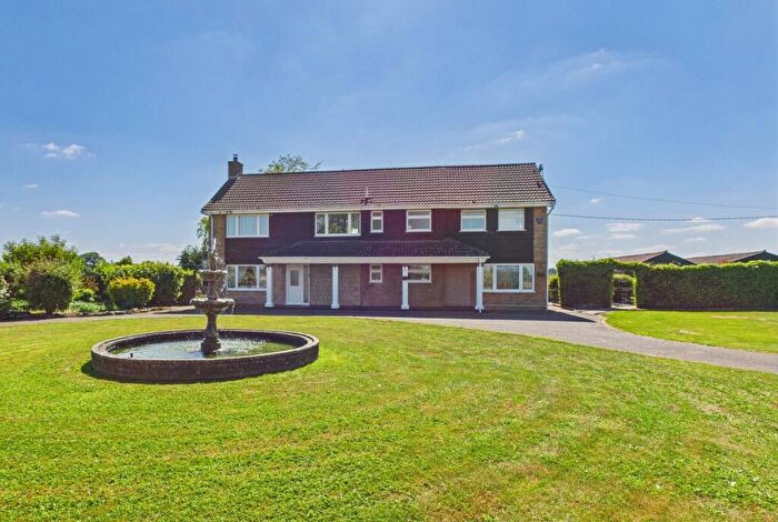 5 Bedroom Detached House For Sale In Padgetts Road, Christchurch, PE14