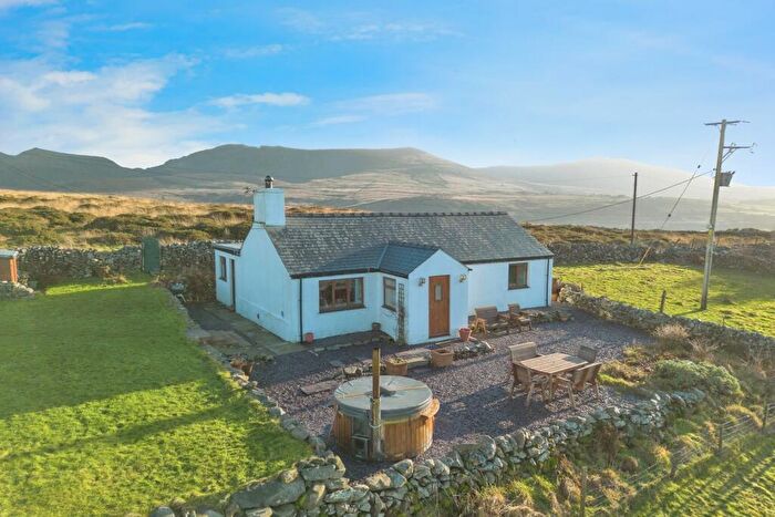 3 Bedroom Detached House For Sale In Clogwyn Melyn, Penygroes, Caernarfon, Gwynedd, LL54