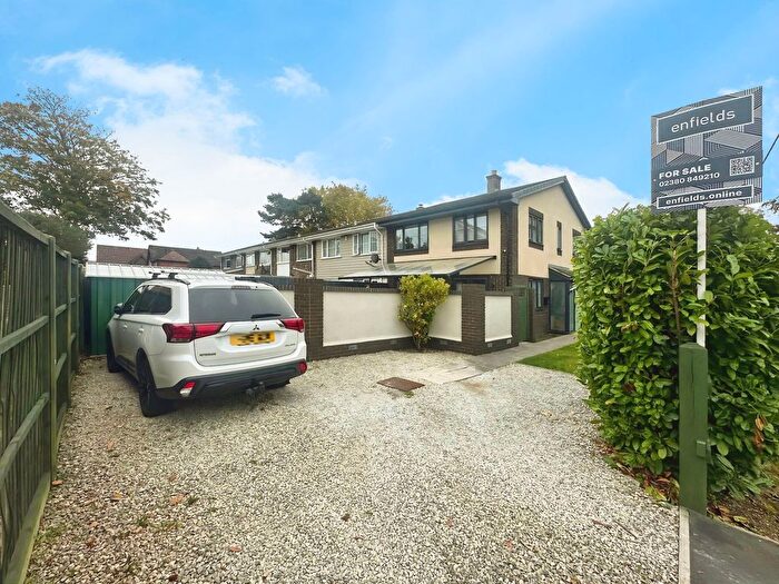 3 Bedroom End Of Terrace House For Sale In Butts Ash Lane, Hythe, Southampton, SO45
