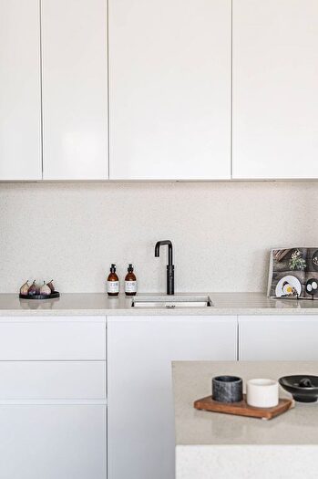 3 Bedroom Flat To Rent In Mapple Path, Hackney Downs, London, E5