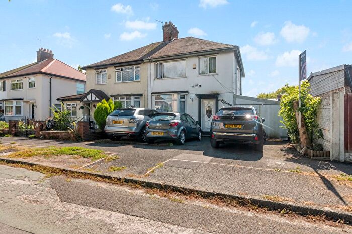 3 Bedroom Semi-Detached House For Sale In Birch Avenue, Winwick, WA2
