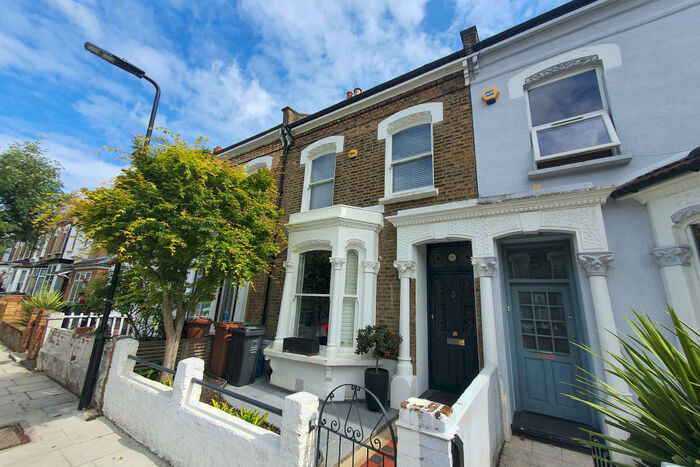 3 Bedroom Terraced House To Rent In Lavers Road, Stoke Newington, N16