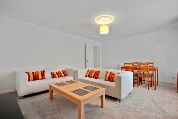 1 Bedroom Flat To Rent In Windsor Court, Southgate, N14